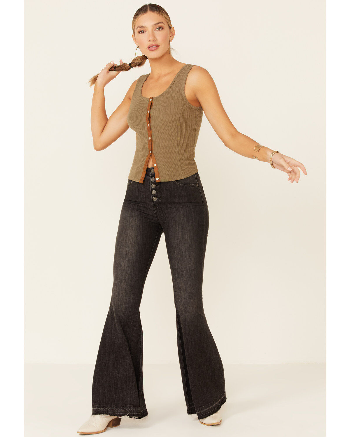 117009-shyanne-women-s-ribbed-suede-placket-button-down-tank-top-1.jpg