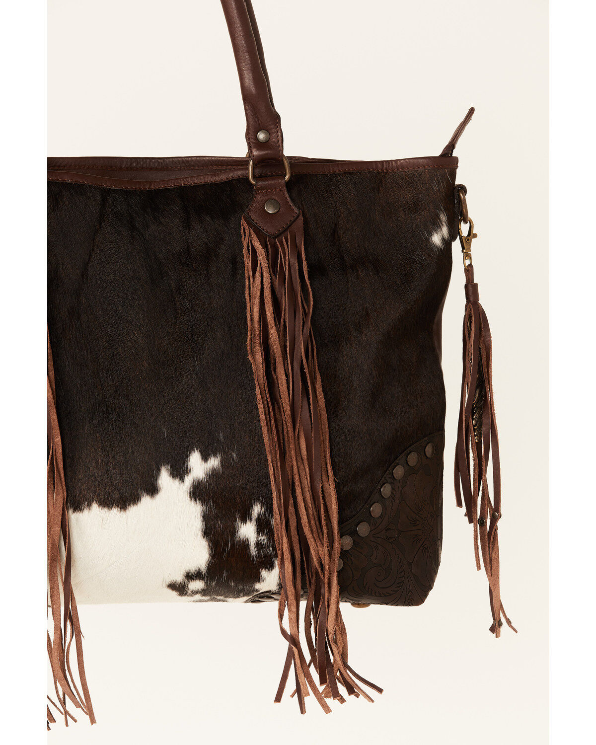 132806-idyllwind-women-s-cow-are-you-tote-1.jpg