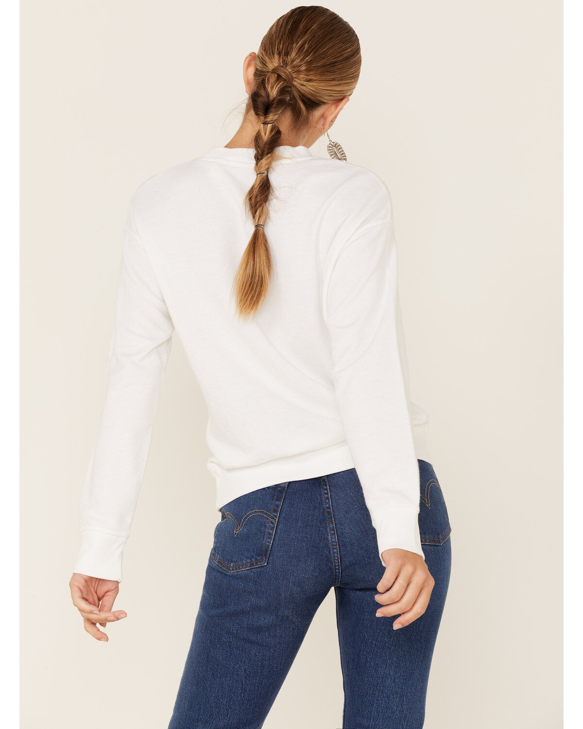 134101-levis-women-s-white-batwind-logo-crew-sweatshirt-1.jpg