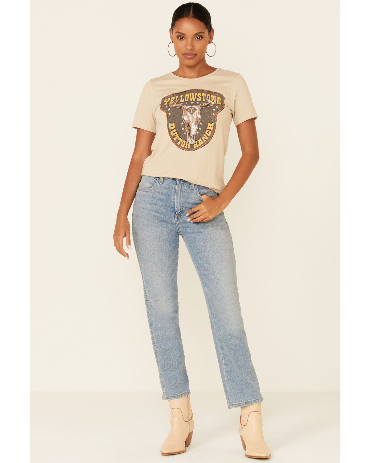 146962-paramount-network-rsquo-s-yellowstone-women-s-dutton-ranch-steerhead-graphic-short-sleeve-tee-1.jpg