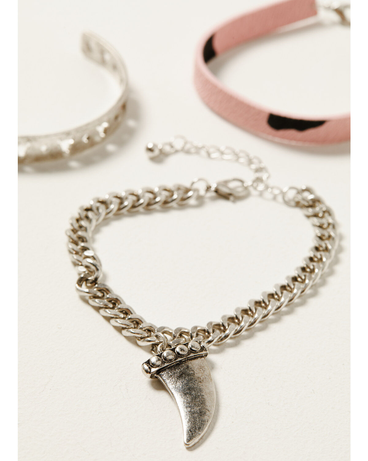 148830-shyanne-women-s-disco-cowgirl-steer-head-chain-amp-cuff-bracelet-set-3-piece-1.jpg