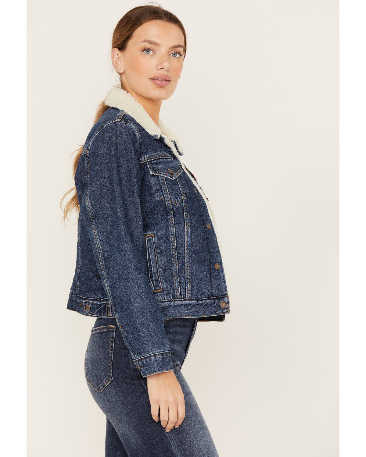153154-levi-s-women-s-worn-in-original-sherpa-trucker-jacket-1.jpg