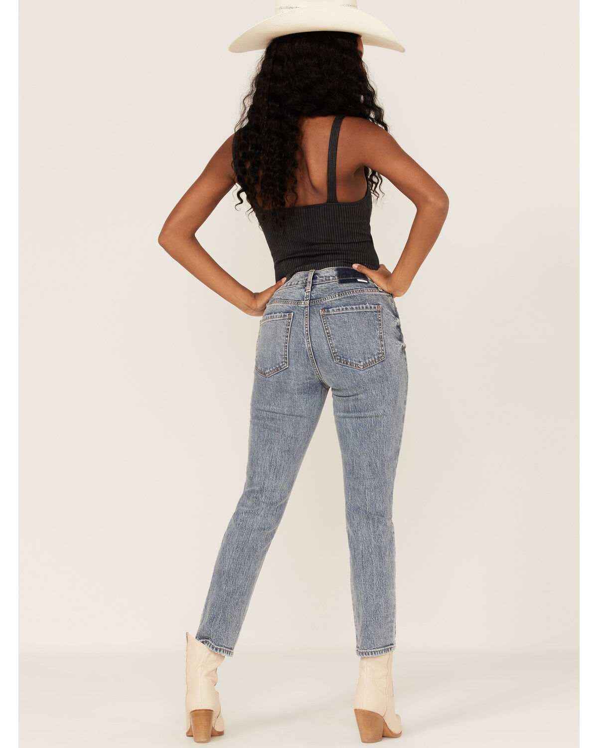 153951-daze-women-s-medium-wash-high-rise-deep-dive-slim-straight-jeans-1.jpg