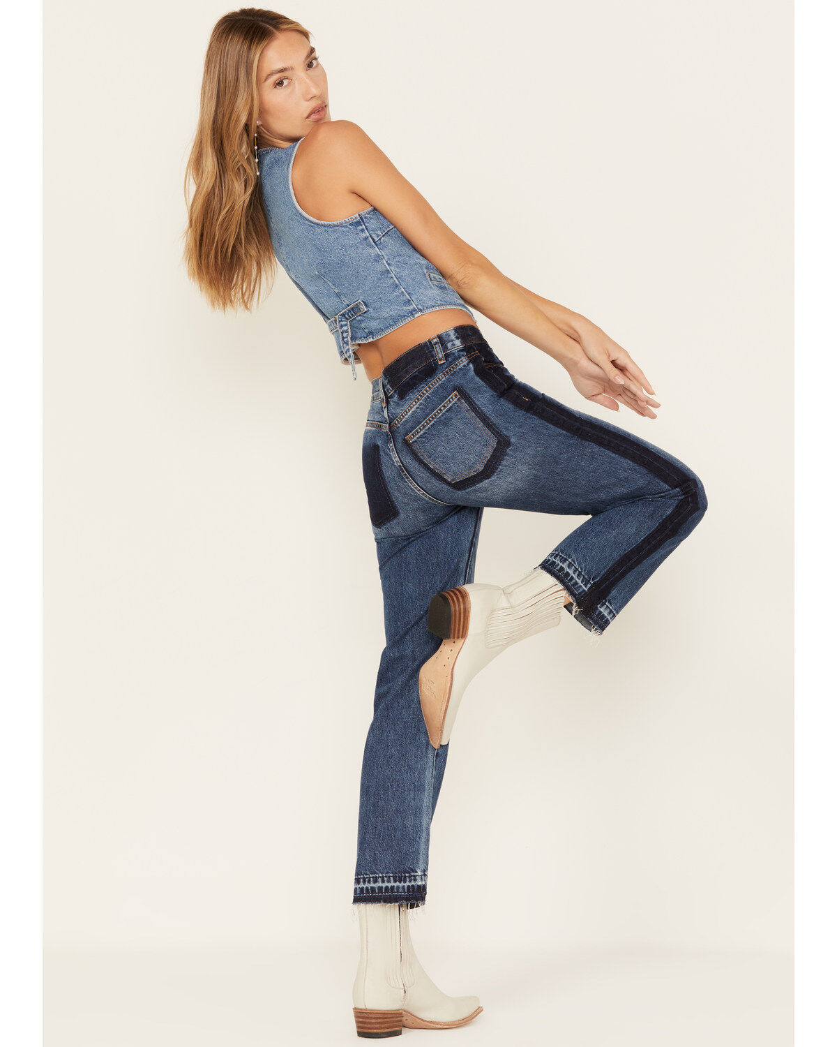 157312-ceros-women-s-medium-wash-high-rise-dark-wash-side-seam-straight-jeans-1.jpg
