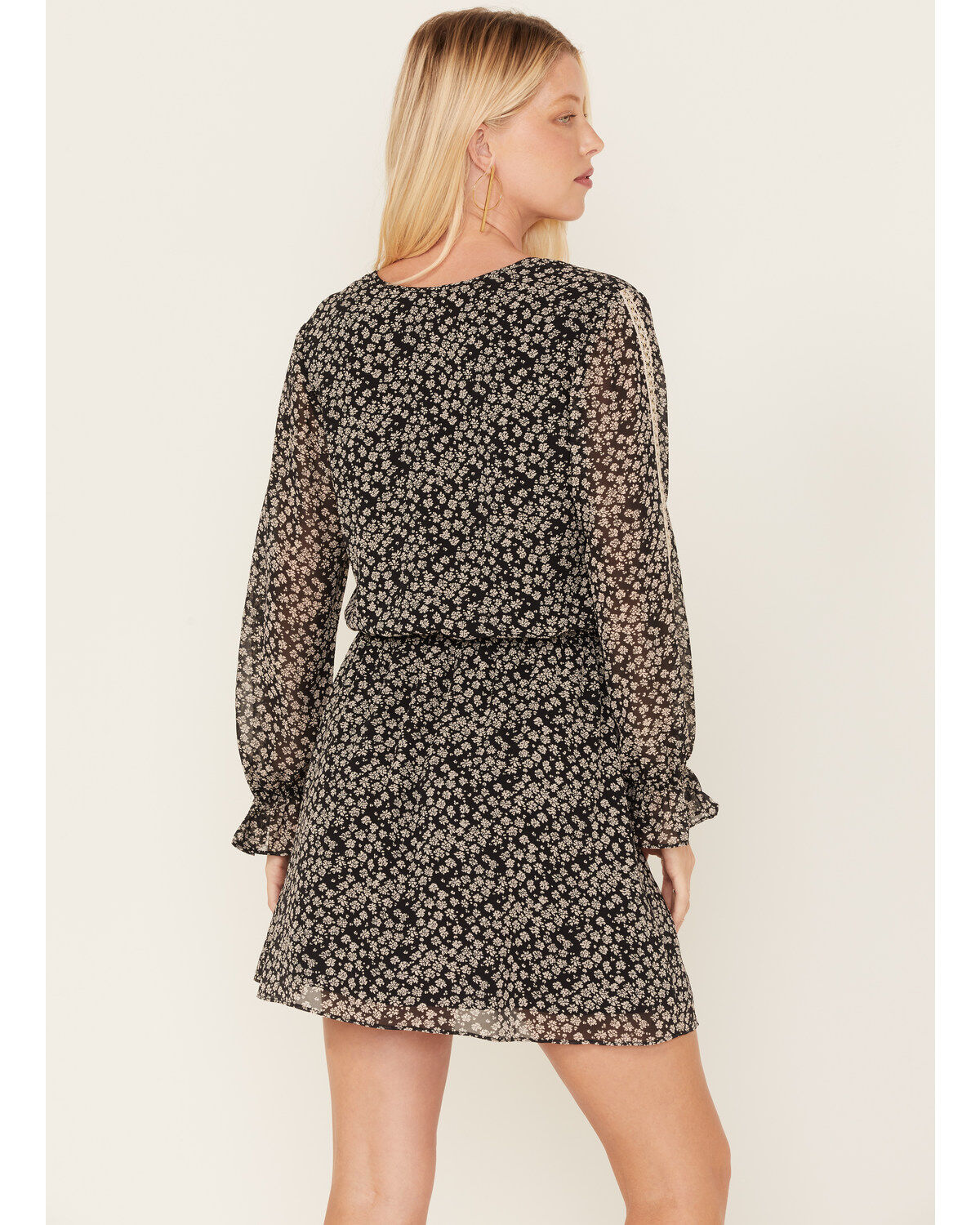 173263-beyond-the-radar-women-s-floral-print-long-sleeve-mini-dress-1.jpg