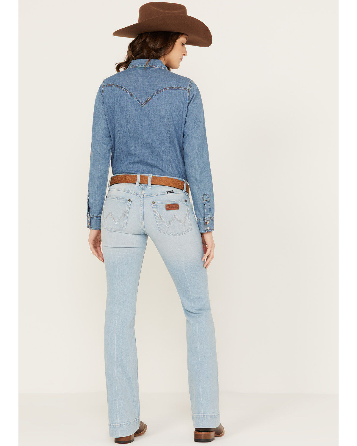 188052-wrangler-retro-women-s-mid-rise-light-wash-mae-wide-leg-trouser-jeans-1.jpg