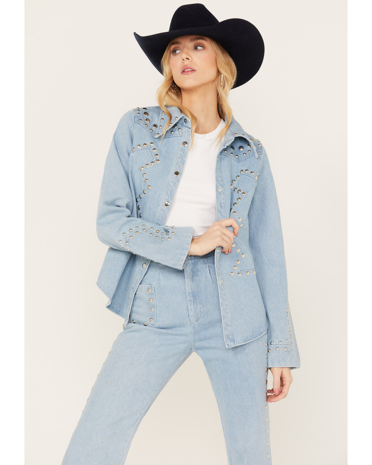 199973-understated-leather-women-s-bluegrass-studded-denim-western-jacket-1.jpg