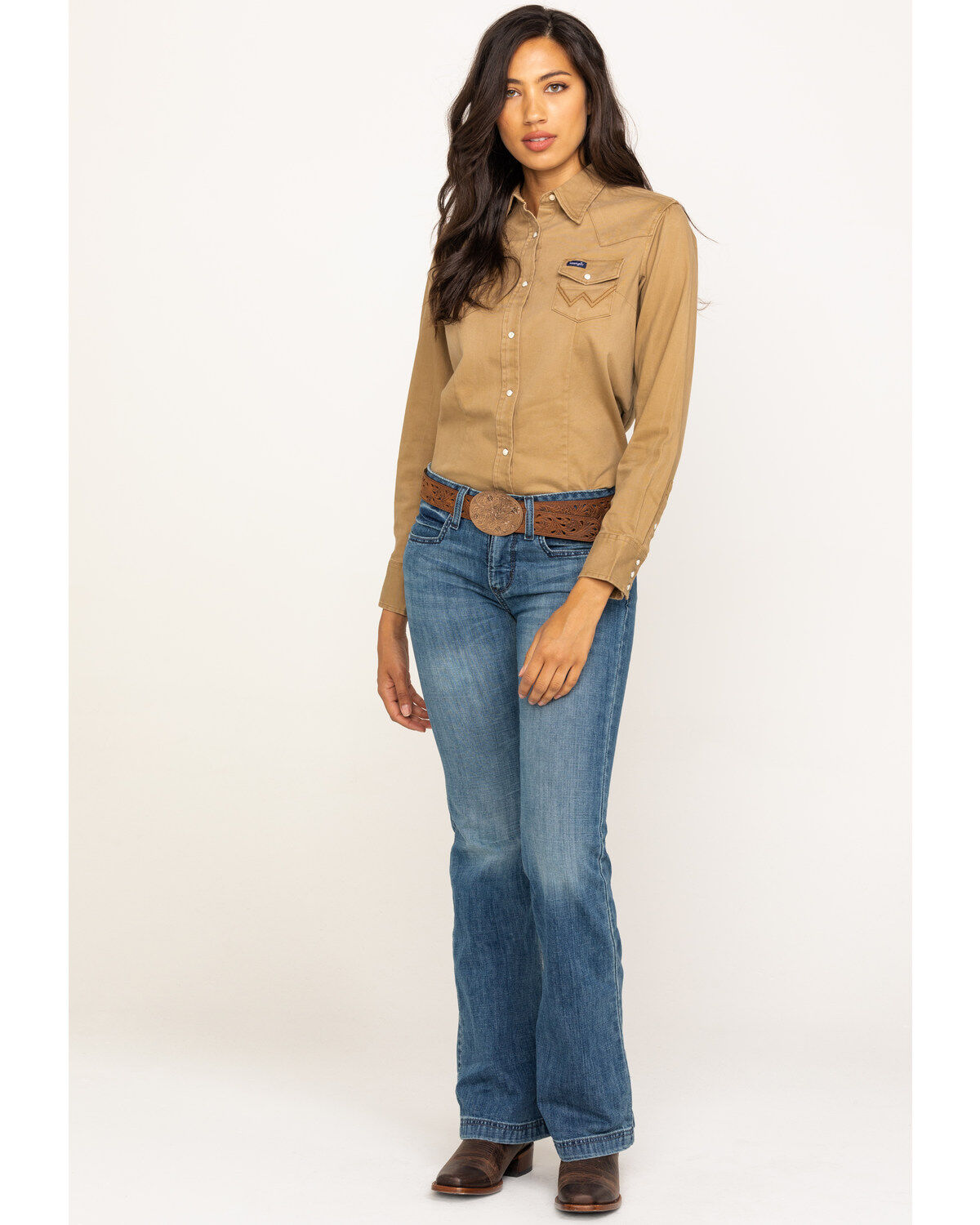 20281-wrangler-women-s-solid-long-sleeve-snap-western-shirt-1.jpg