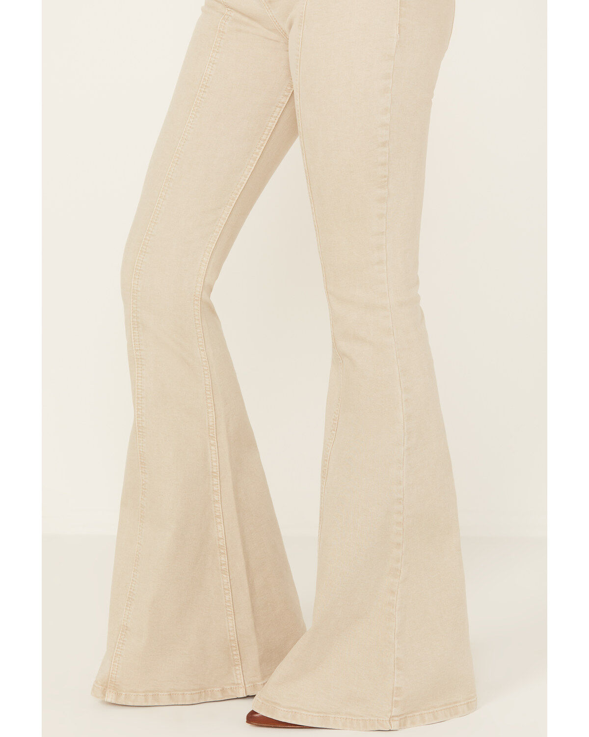 203353-shyanne-women-s-moonstruck-high-rise-pull-on-super-flare-jeans-1.jpg
