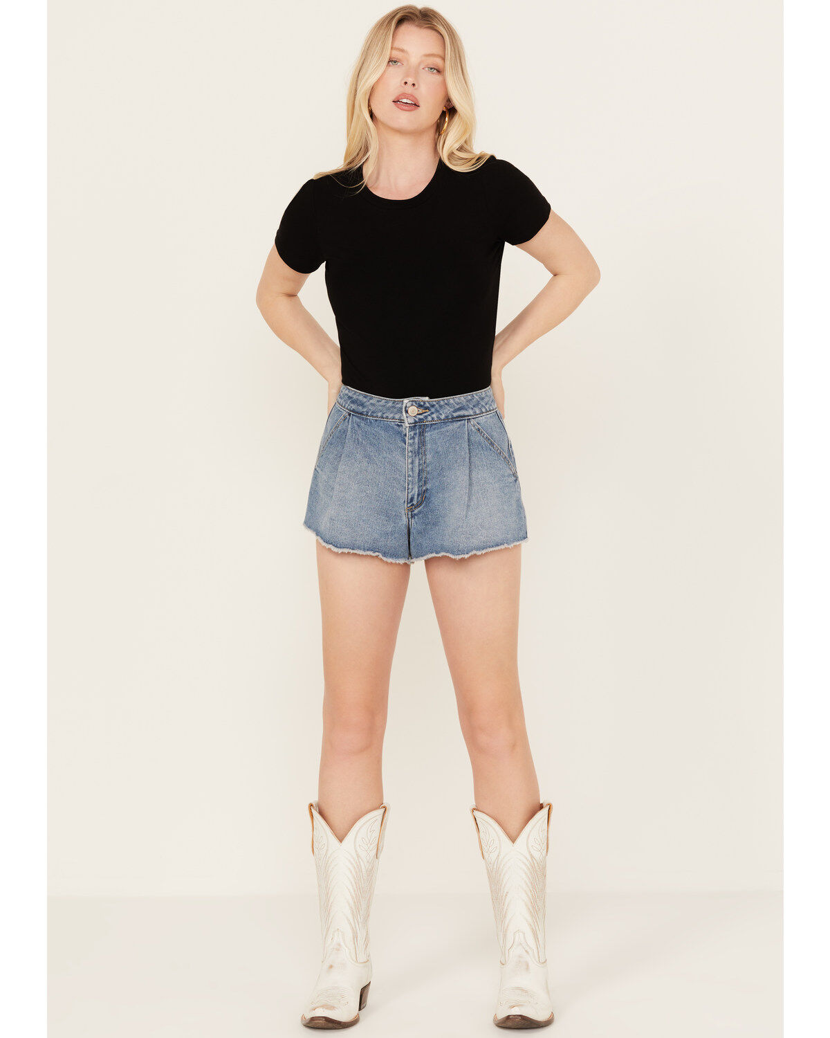 Shyanne Women's Light Wash Super High Rise Pull On Shorts