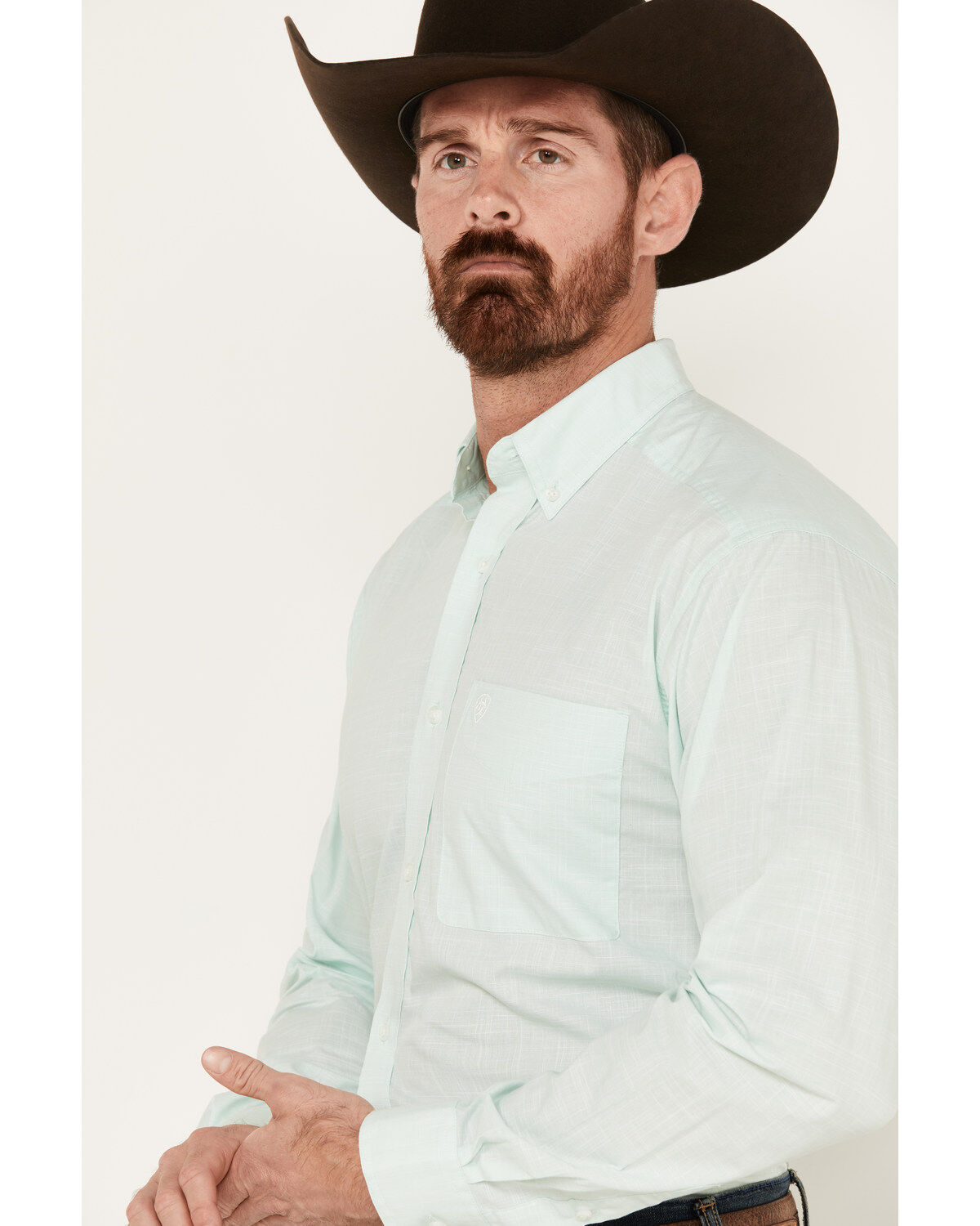 204693-ariat-men-s-solid-slub-classic-fit-long-sleeve-button-down-western-shirt-1.jpg