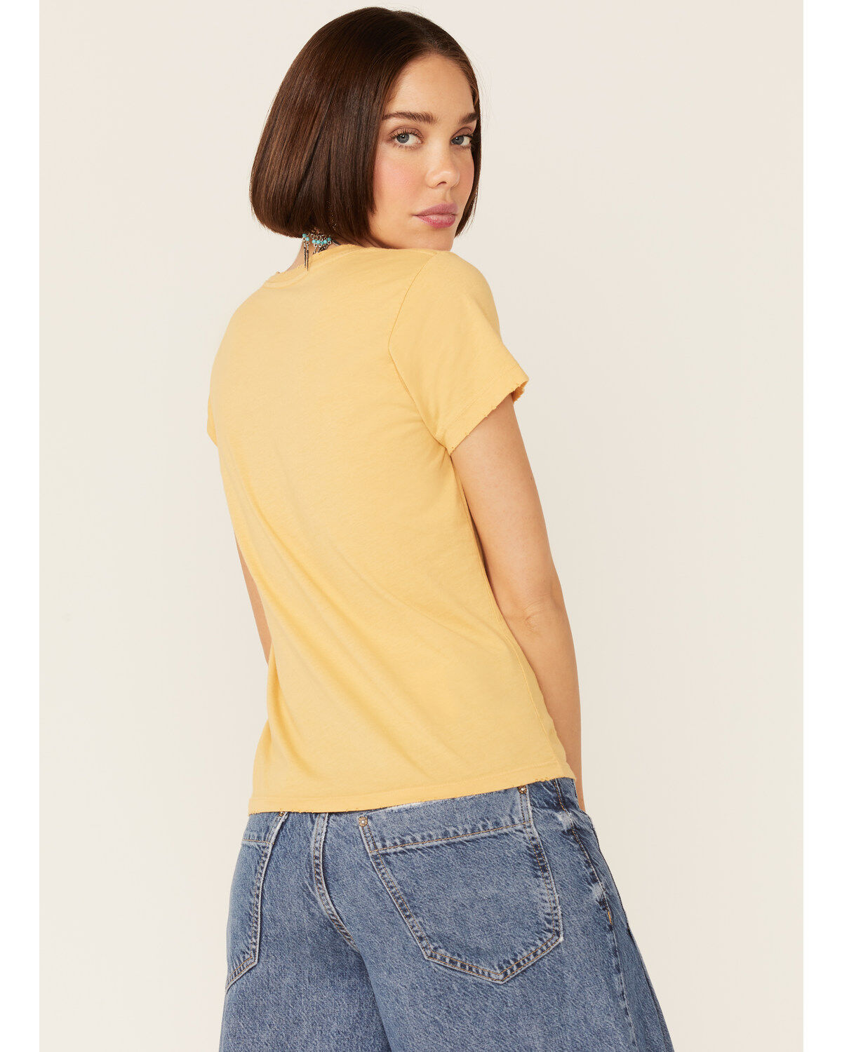 204878-bandit-women-s-looking-at-country-graphic-tee-1.jpg