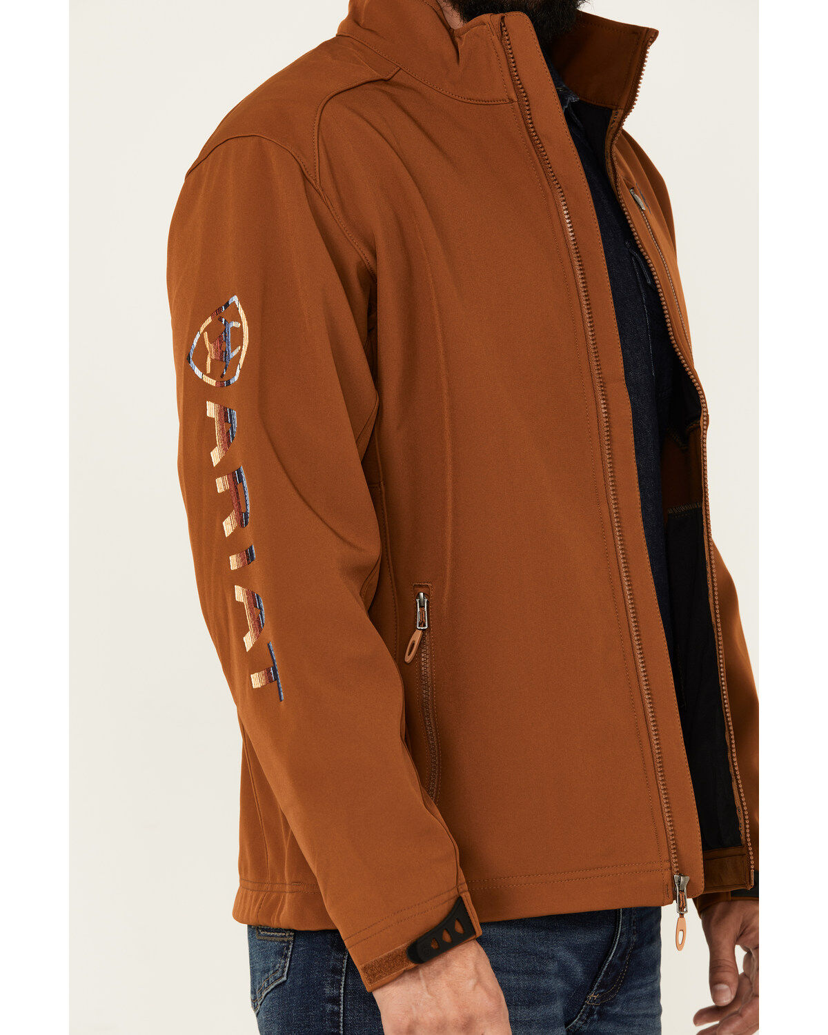 216947-ariat-men-s-logo-2-0-softshell-jacket-1.jpg