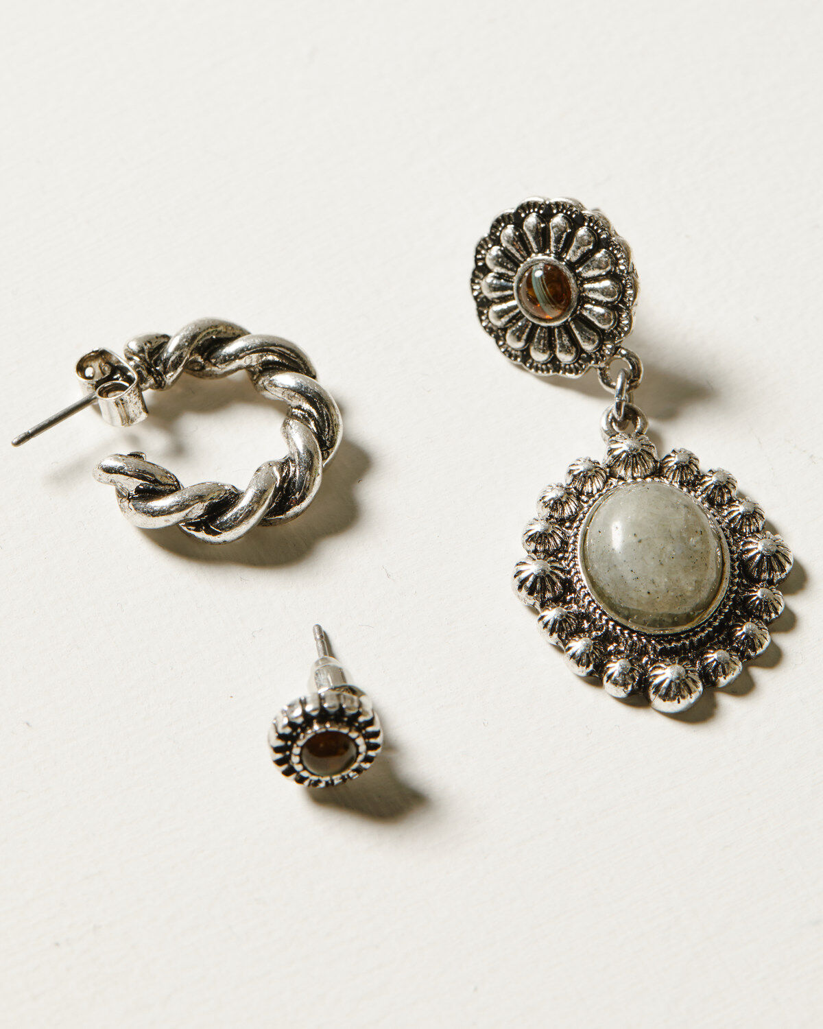 222482-shyanne-women-s-soleil-steer-head-earring-set-6-piece-1.jpg