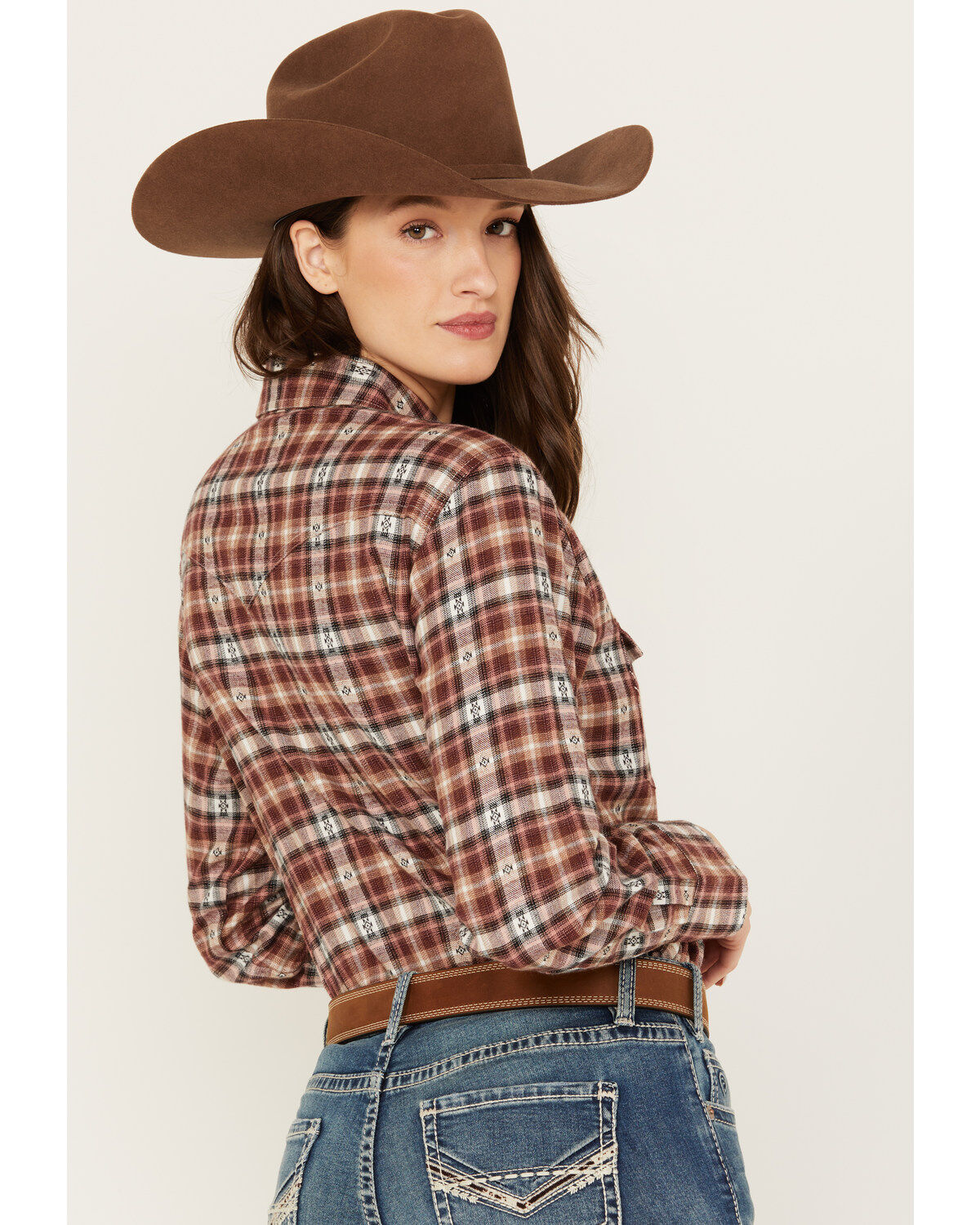 226860-wrangler-women-s-plaid-print-flannel-boyfriend-long-sleeve-snap-western-shirt-1.jpg