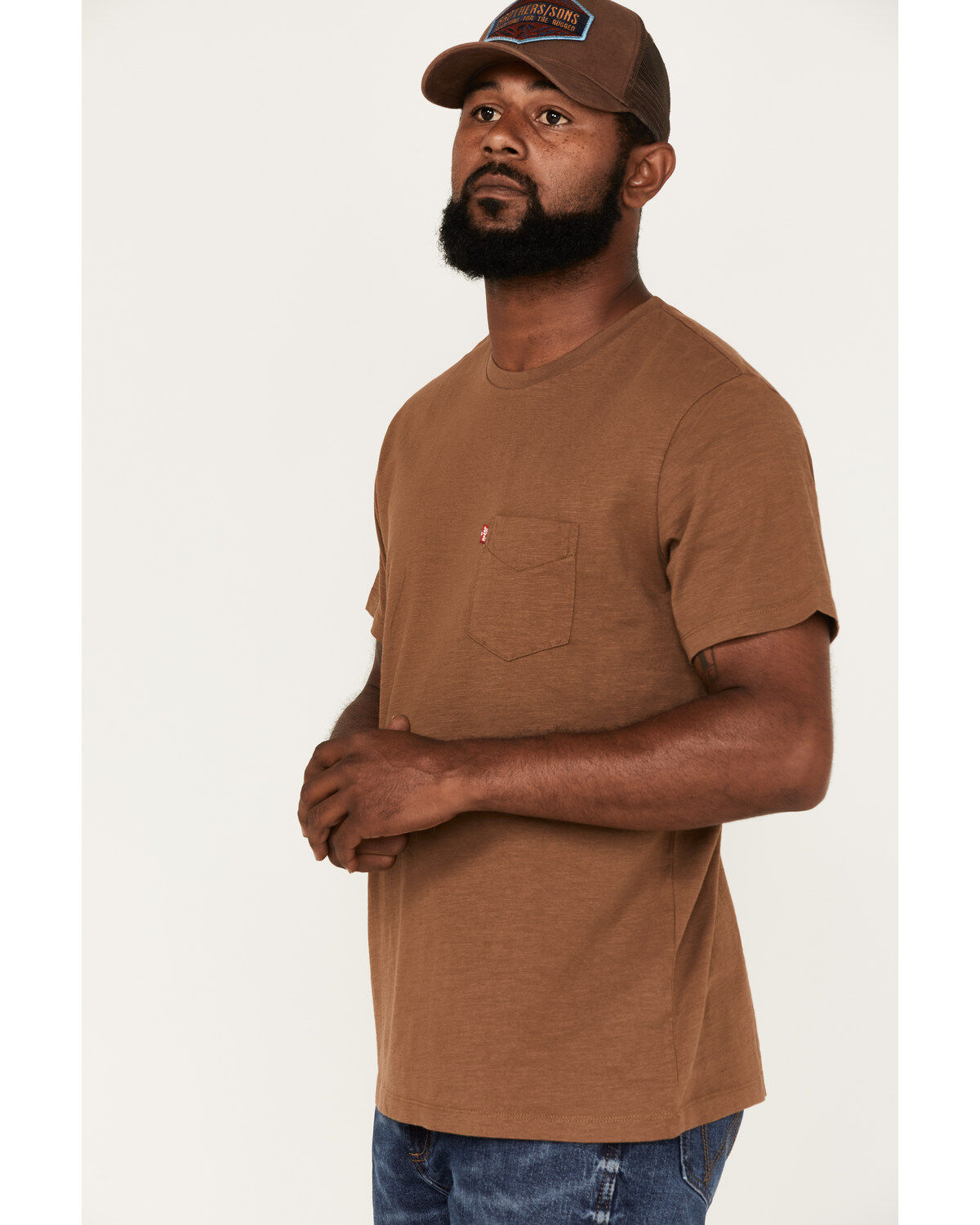 236033-levi-s-men-s-classic-pocket-t-shirt-1.jpg