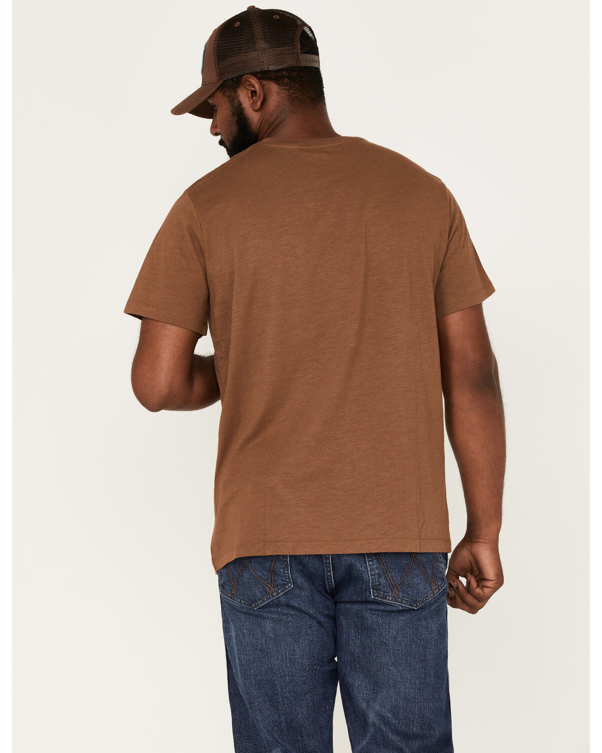 236033-levi-s-men-s-classic-pocket-t-shirt-1.jpg