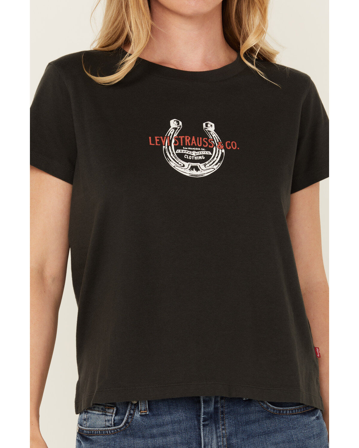 300266-levi-s-women-s-logo-horseshoe-short-sleeve-graphic-tee-1.jpg
