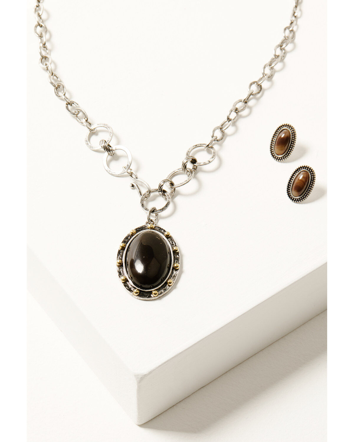 304666-shyanne-women-s-heritage-valley-brown-agate-pendant-jewelry-set-2-piece-1.jpg
