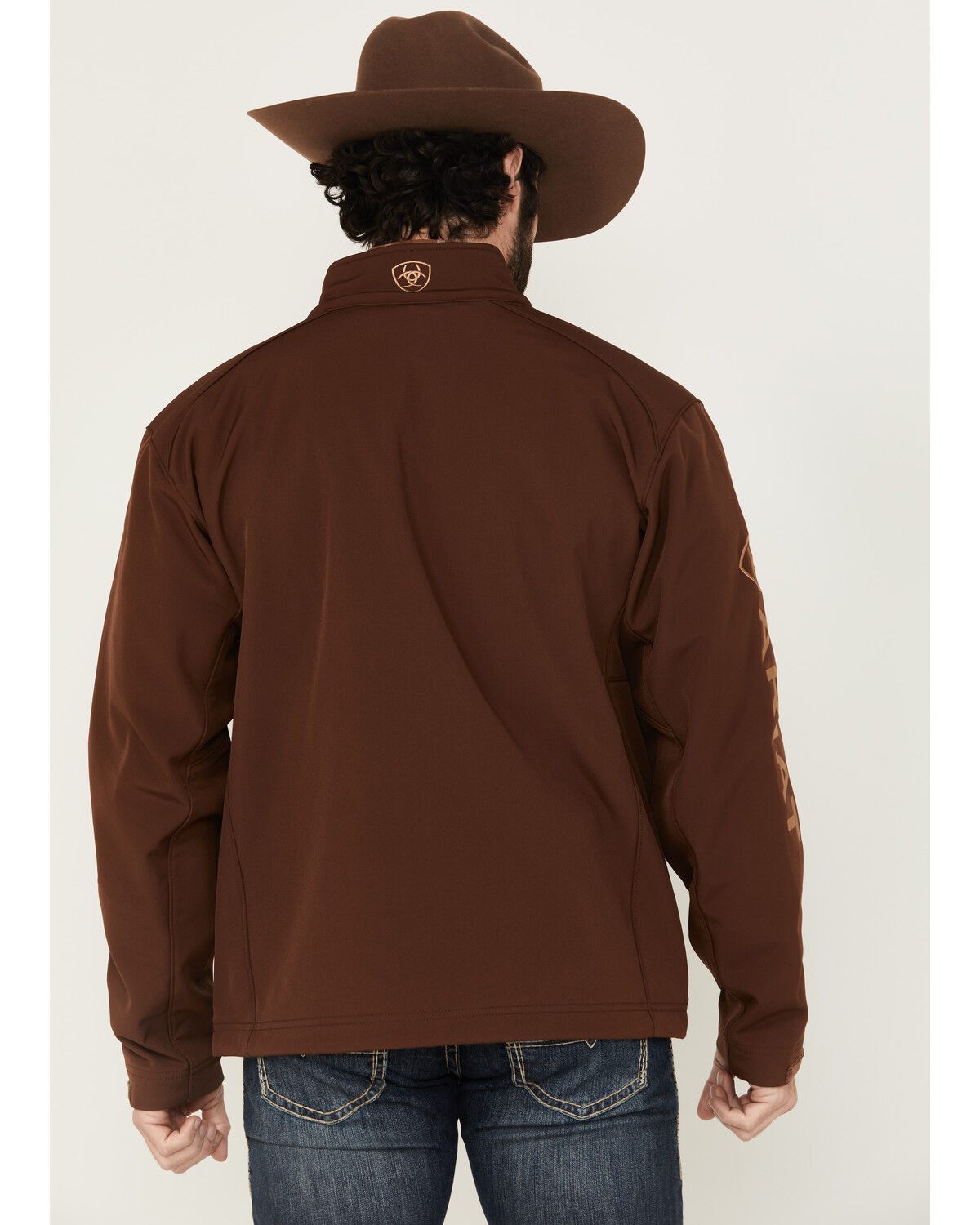 308257-ariat-men-s-logo-2-0-softshell-jacket-1.jpg