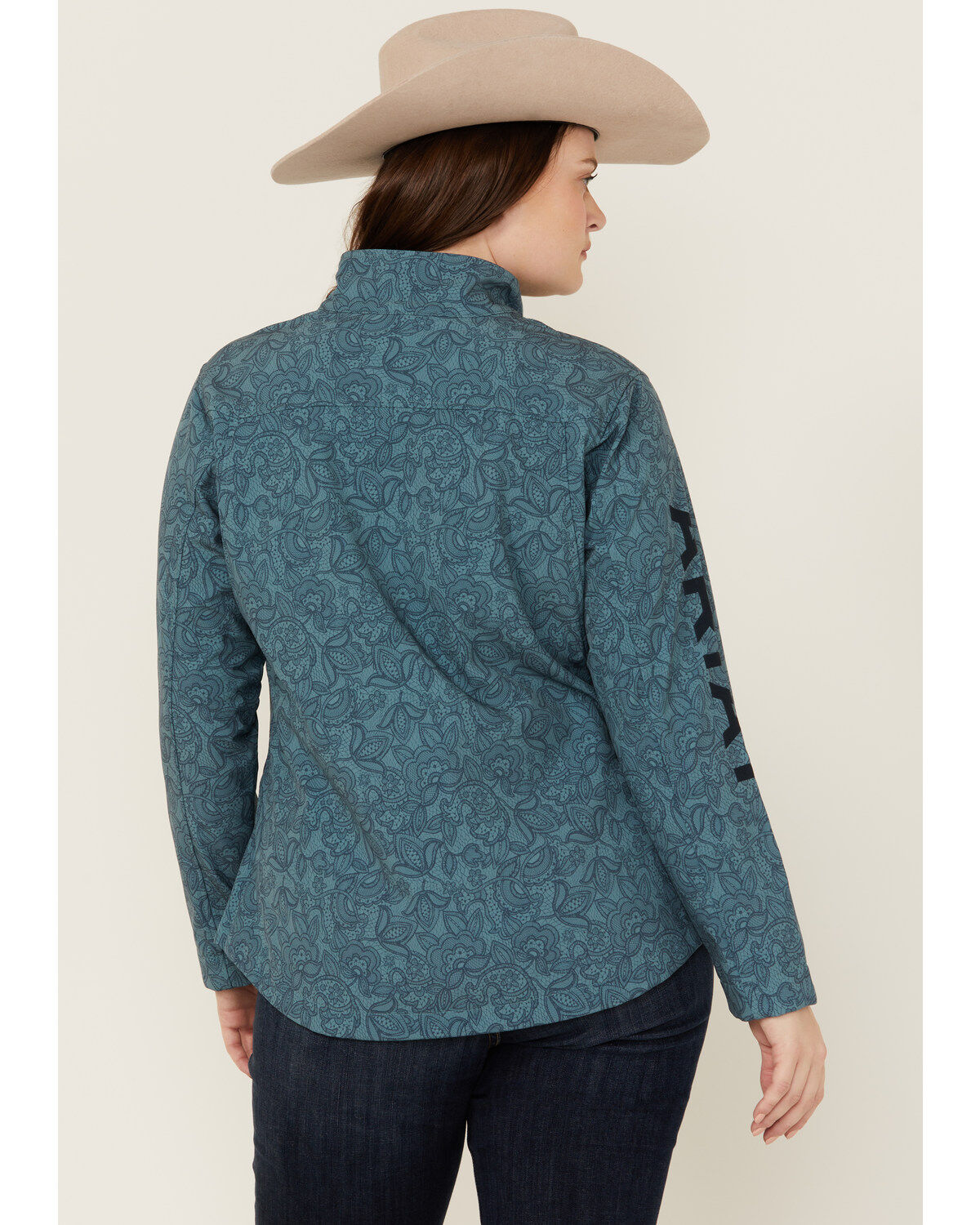 318595-ariat-women-s-printed-team-softshell-jacket-plus-1.jpg