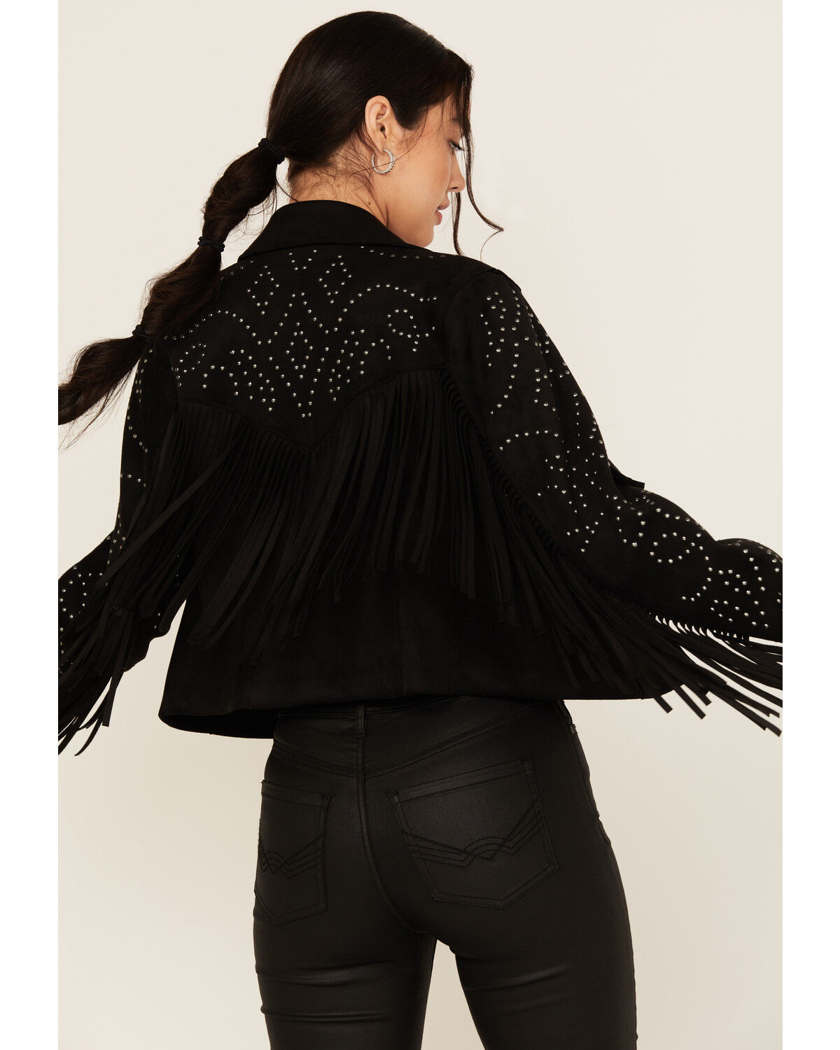 344425-idyllwind-women-s-blair-fringe-and-studded-faux-suede-snap-jacket-1.jpg