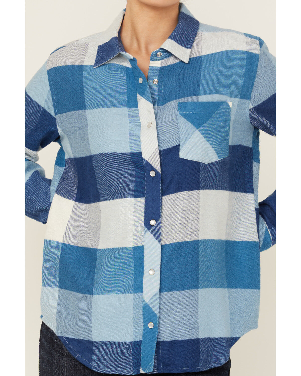 381957-idyllwind-women-s-plaid-print-long-sleeve-snap-flannel-shirt-1.jpg