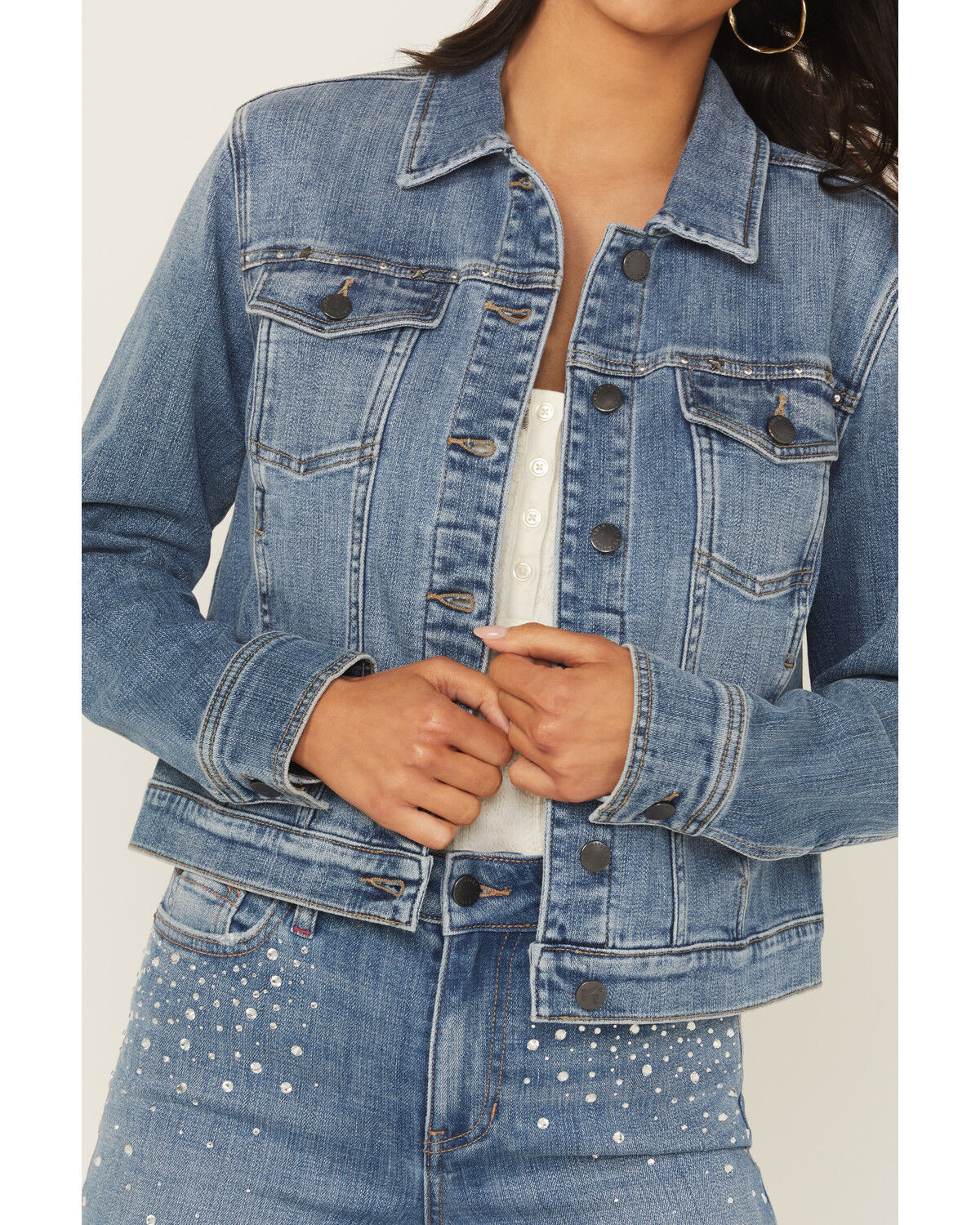 383941-idyllwind-women-s-idlewild-novelty-denim-trucker-jacket-1.jpg