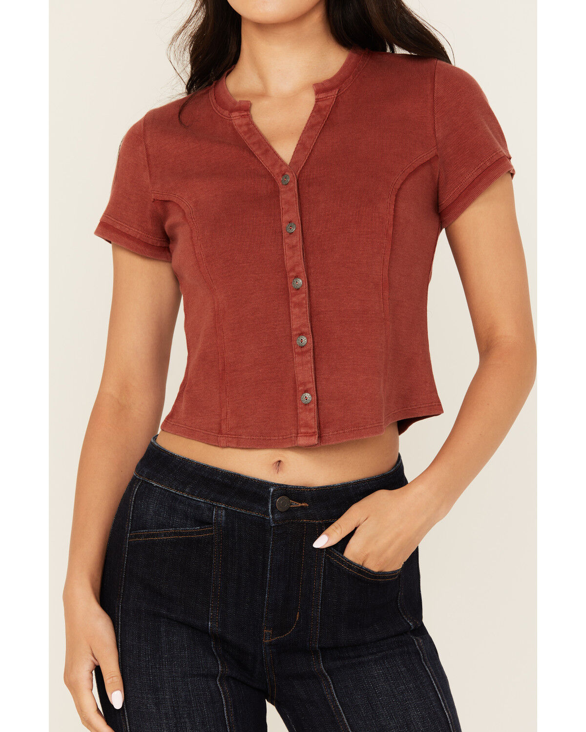 386034-idyllwind-women-s-solid-short-sleeve-button-down-cropped-tee-1.jpg