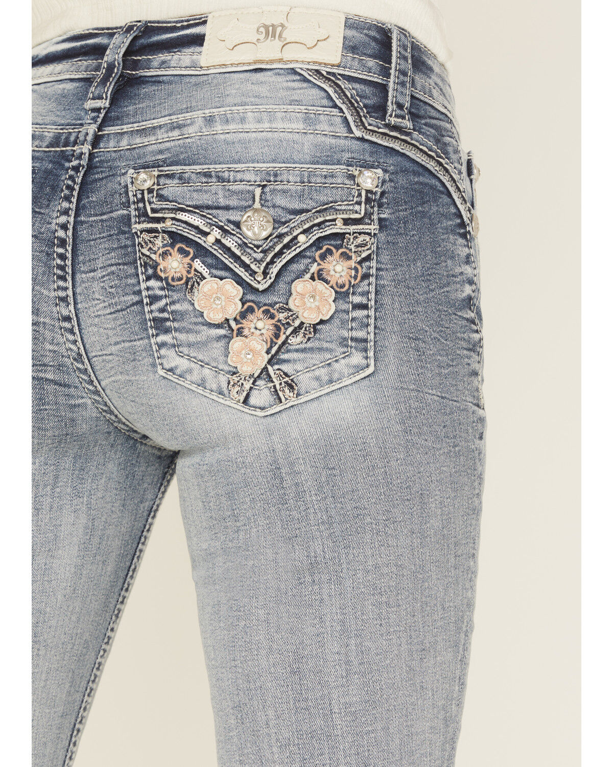 Miss Me Women's Light Wash Mid Rise Floral Embroidered 32 Bootcut Stretch Denim Jeans