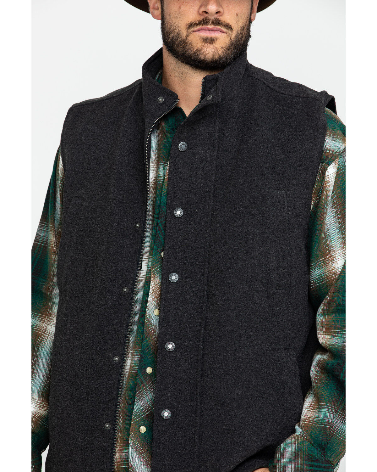 44640-outback-trading-co-men-s-oaks-vest-1.jpg