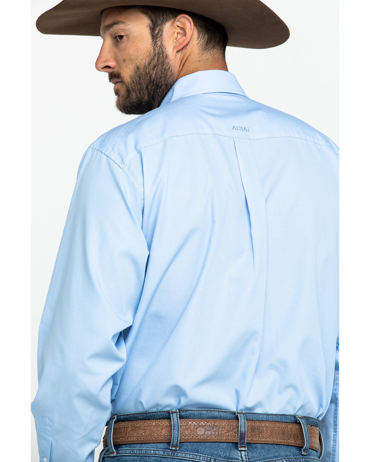 95431-ariat-men-s-wrinkle-free-solid-long-sleeve-button-down-western-shirt-1.jpg